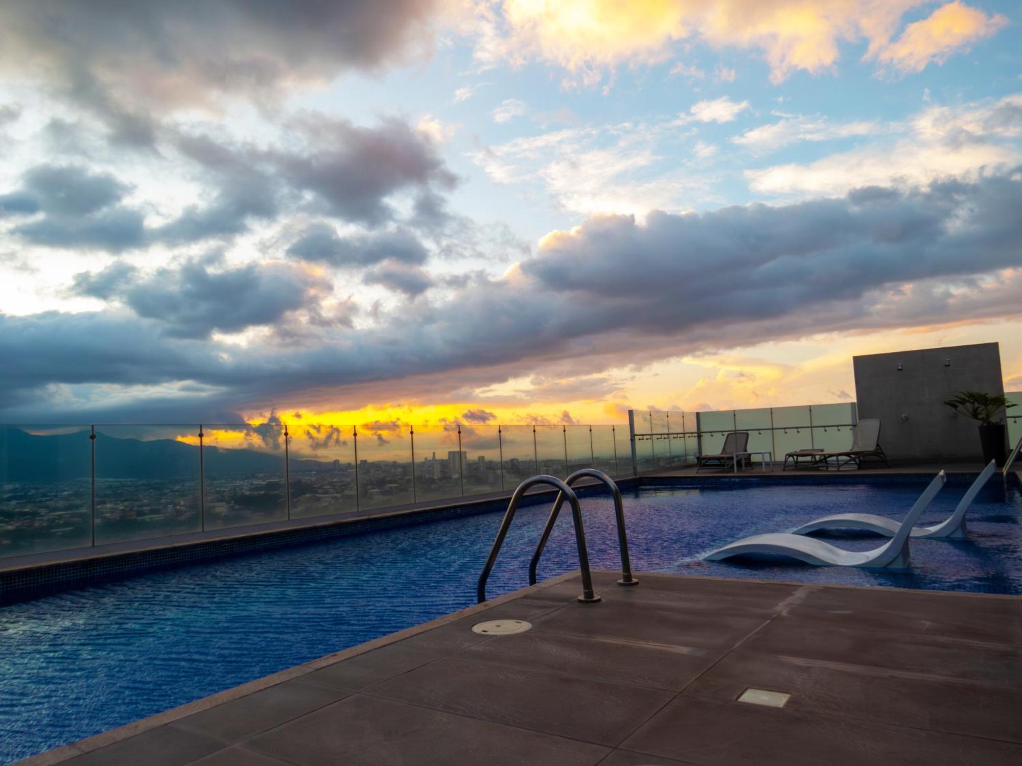 Ifreses, Study Full Equipped Whith Pool, Air- Conditioning, Spectacular View Of The City, Parking With Additional Payment Curridabat Eksteriør billede